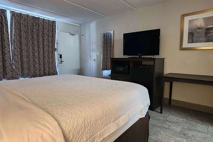 Room 14 of 59