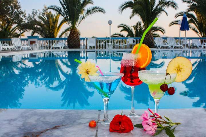 Hotel Pool