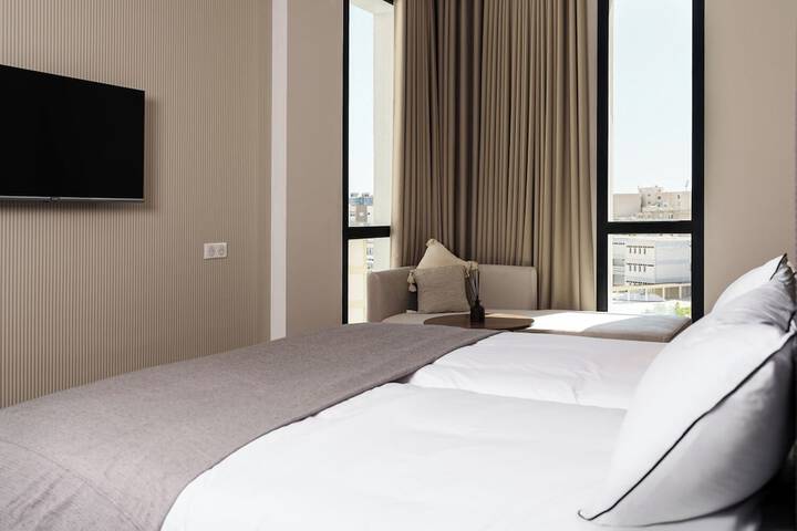 Room 34 of 74