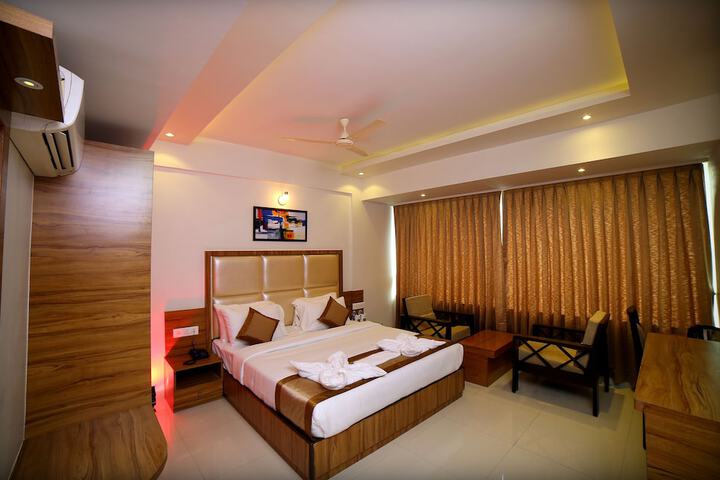 Room 4 of 24