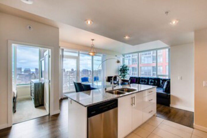 Photo of Walk to Everywhere Gaslamp 2 Br2 BA