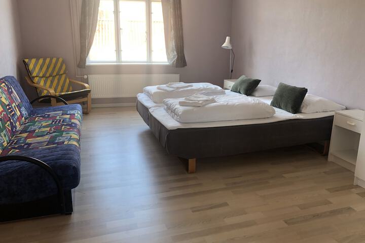 Room 12 of 25