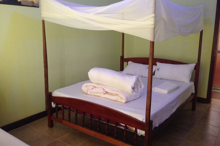 Room 6 of 34