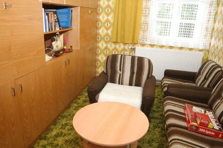 Room 8 of 25