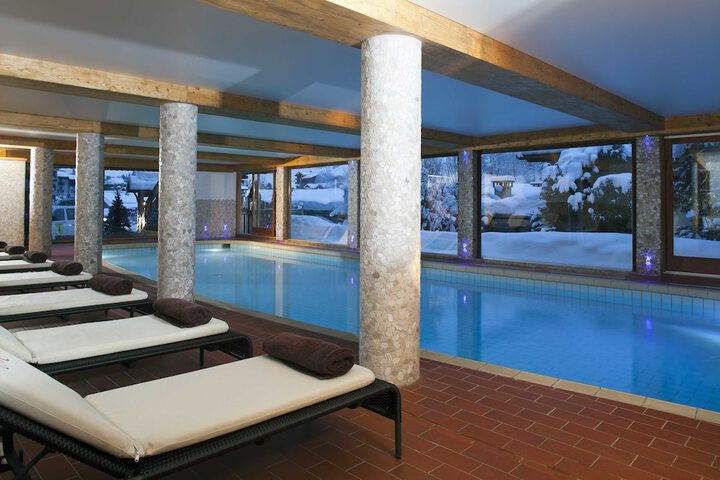 Hotel with Pool