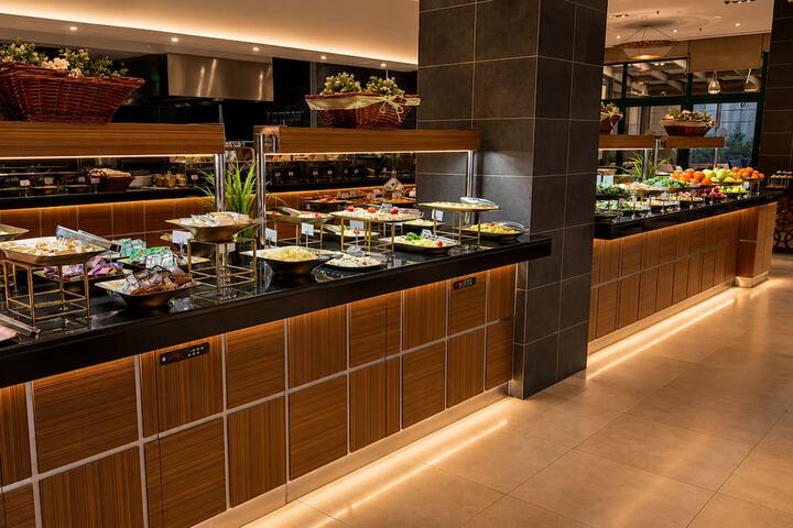 Dining 82 of 92