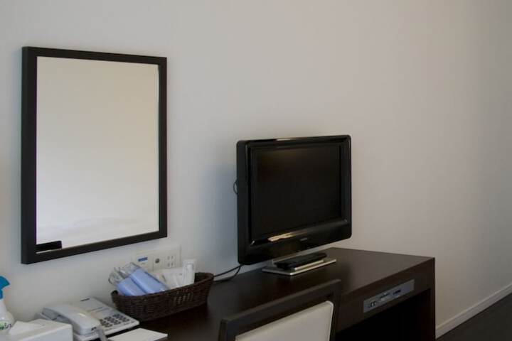 Room 28 of 42