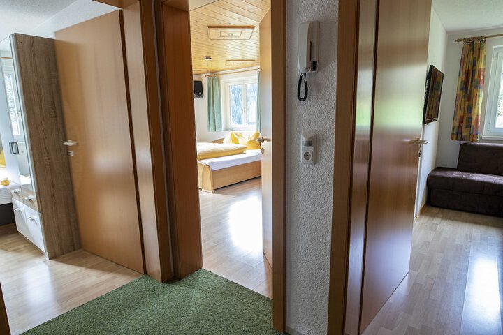 Room 53 of 149