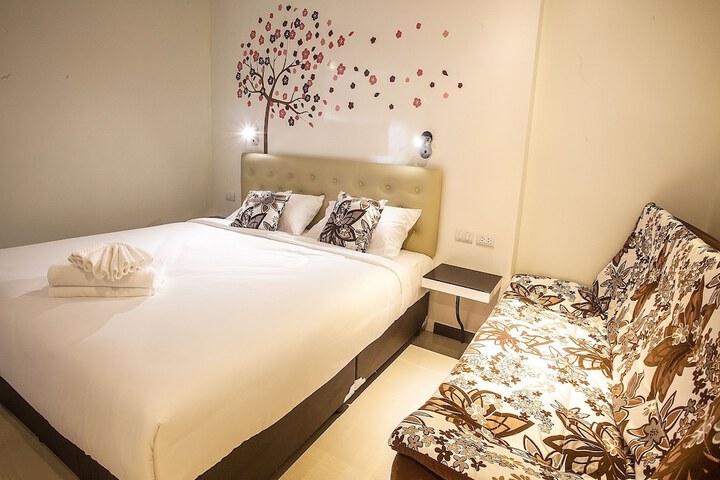 Room 6 of 34