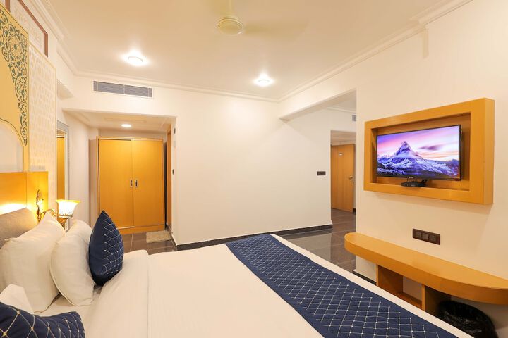 Room 9 of 37