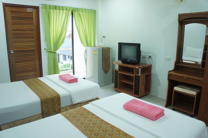 Room 10 of 42