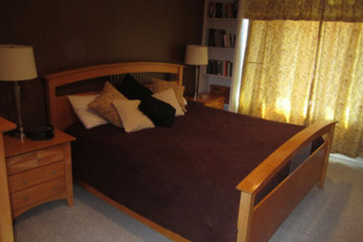 Room 7 of 9