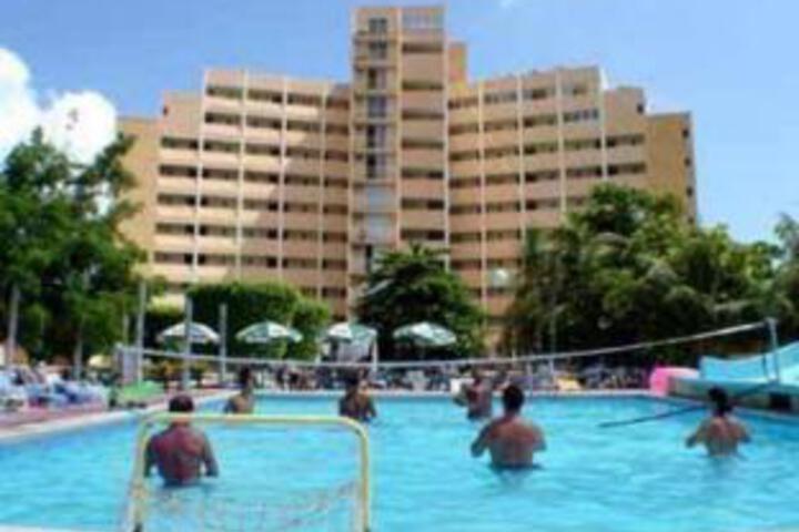 Torre Dorada Cancun