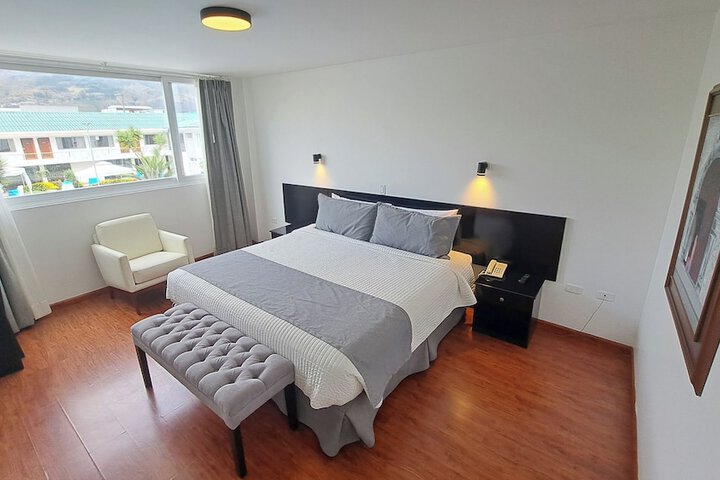 Room 10 of 27