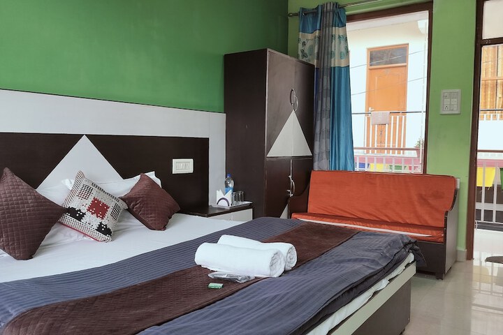 Room 21 of 33