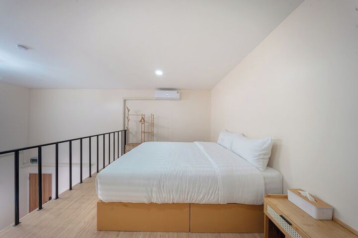 Room 25 of 97