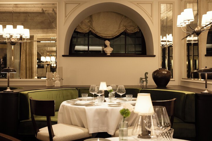Dining 60 of 99