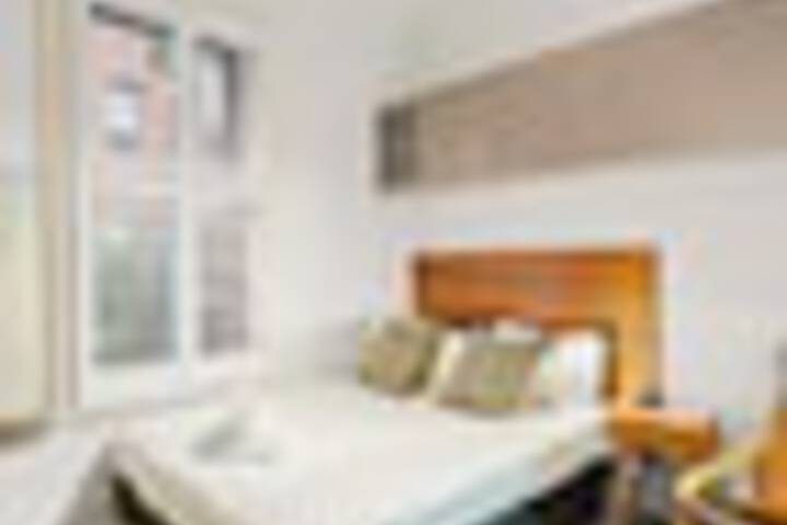 Room 50 of 318