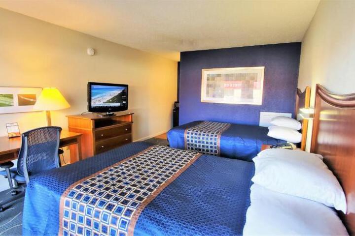 Economy Room 2 Double Beds (3 of 6)