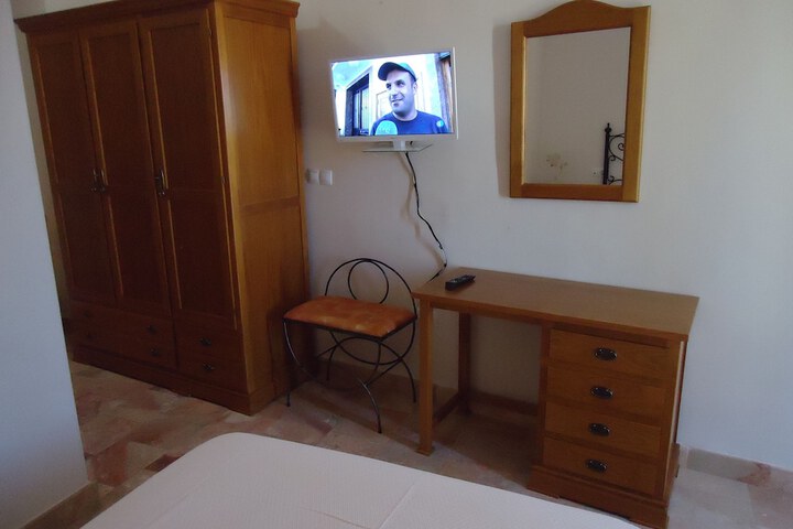 Room 9 of 36