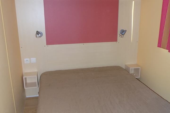 Room 8 of 132