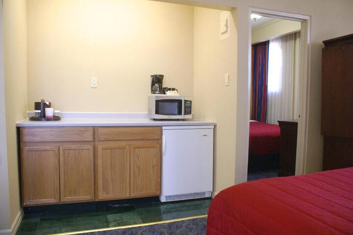 2 Queen Beds (8 of 11)