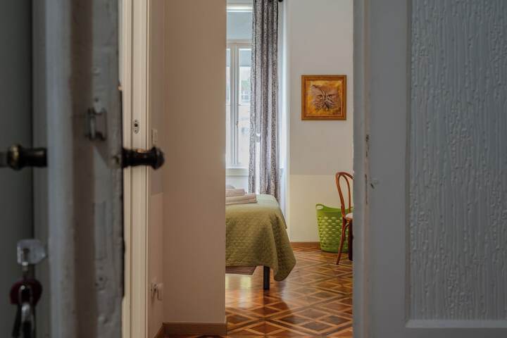 Room 16 of 71