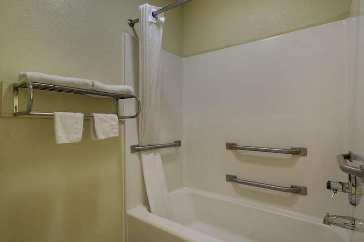 Room 15 of 28