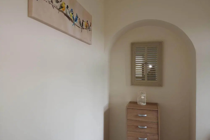 Room 10 of 15