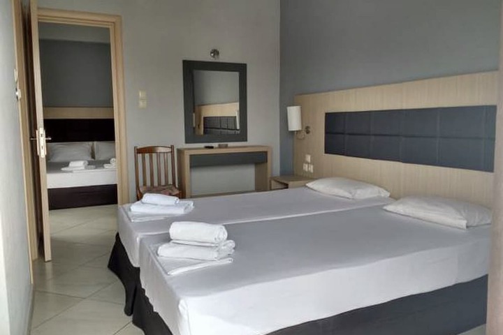 Room 9 of 48