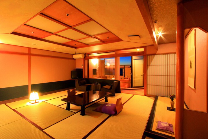 Room 8 of 37