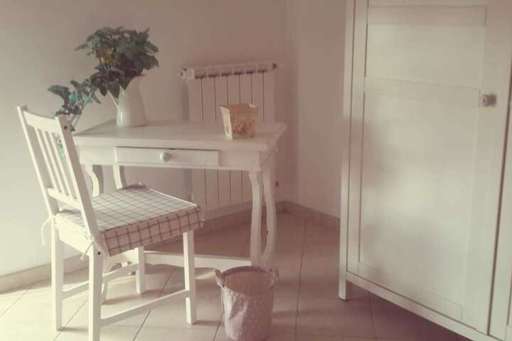 Room 4 of 18