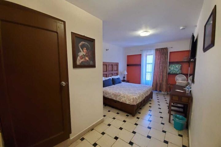 Room 73 of 97