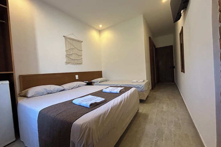 Room 7 of 25