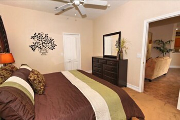Room 6 of 15
