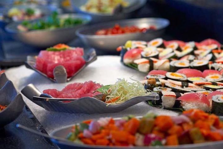 Dining 79 of 100