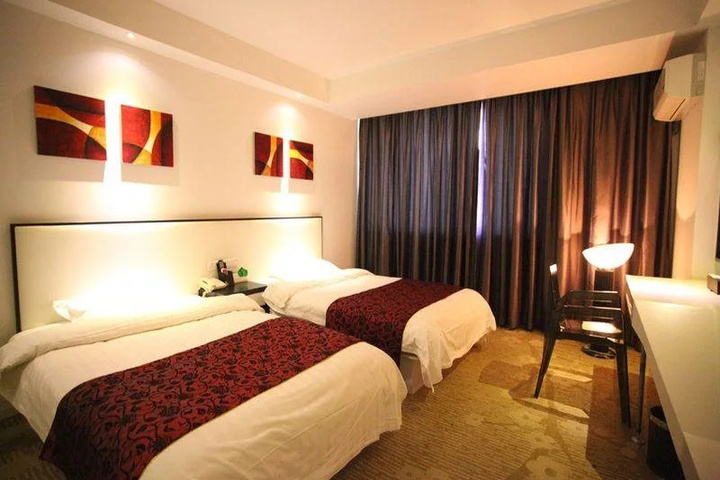 Room 6 of 29