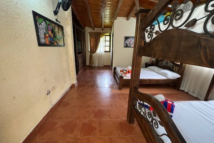 Room 52 of 178