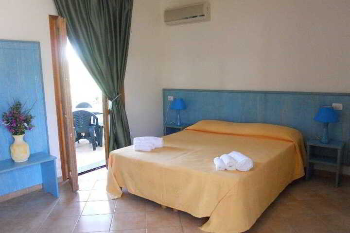 Room 7 of 8