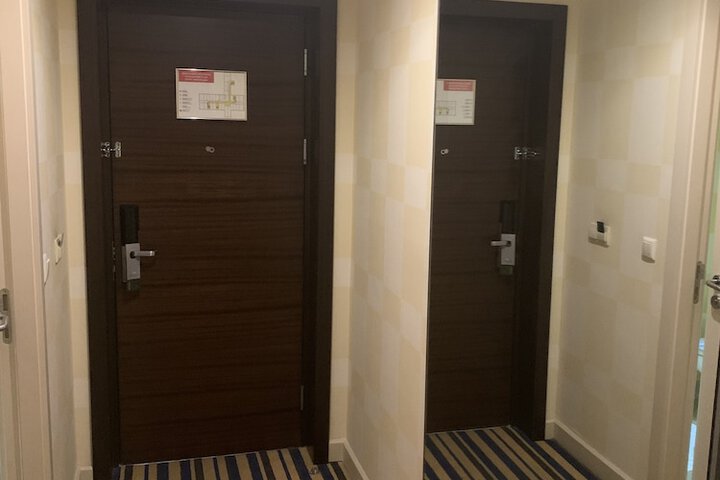 Room 25 of 126