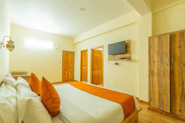 Room 10 of 31