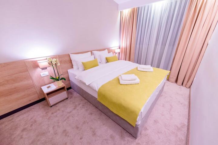 Room 12 of 27