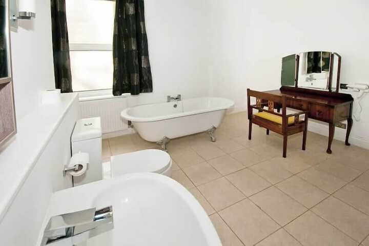 Room 14 of 15