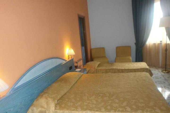 Room 10 of 39