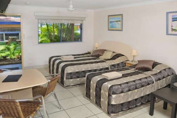 Room 3 of 28