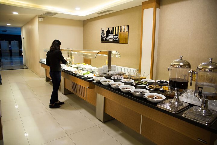 Dining 28 of 49