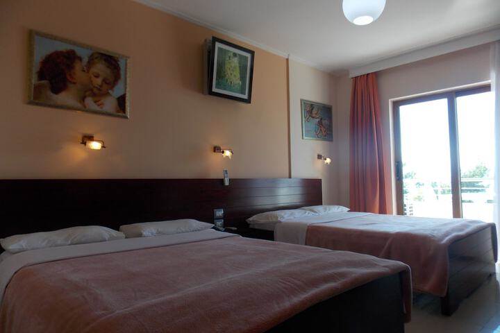 Room 16 of 135