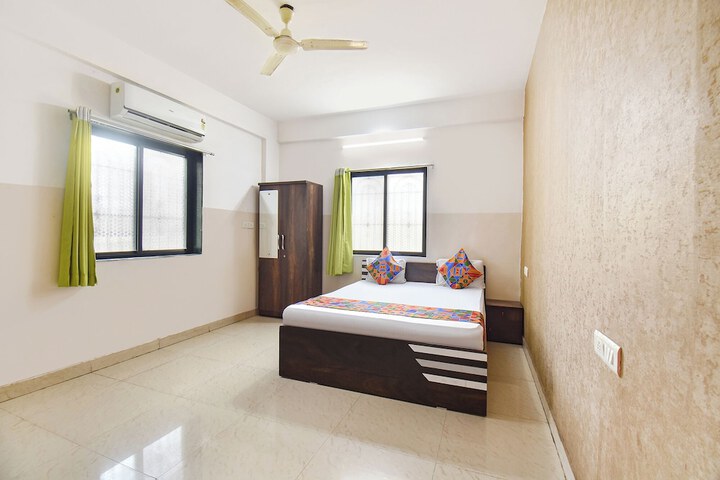 Room 9 of 24