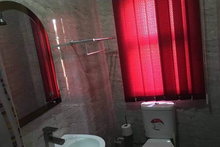 Room 11 of 16