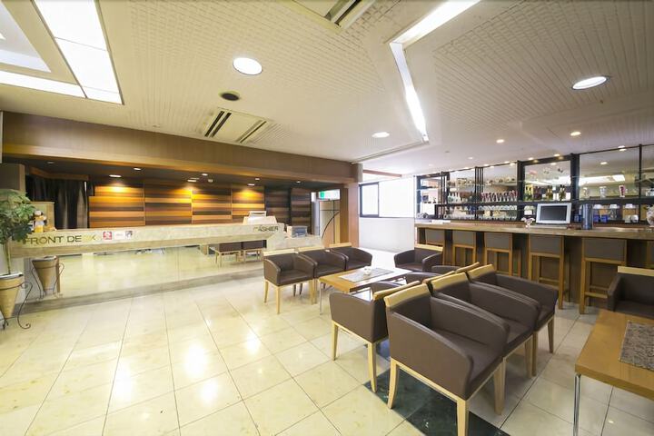 Entrance & Lobby